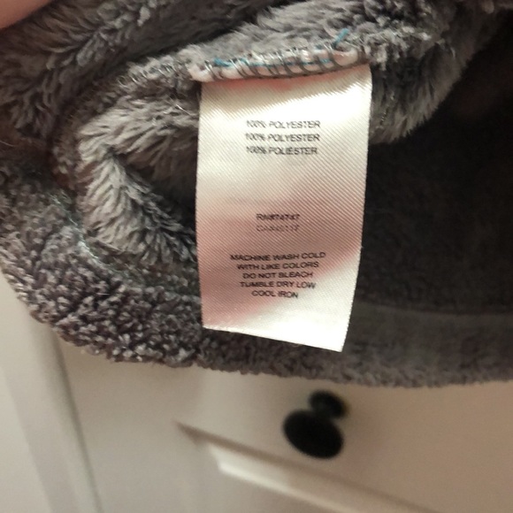 Ascend half zip pull over with embroidery on left side and top of the back - Picture 13 of 13